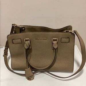 Michael Kors Dilllon Bag in Taup